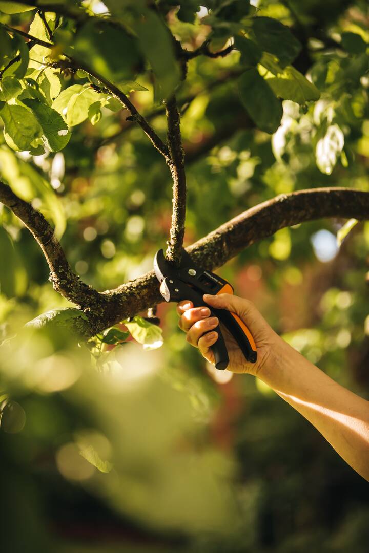 Sekator ręczny P83 PowerStep Fiskars